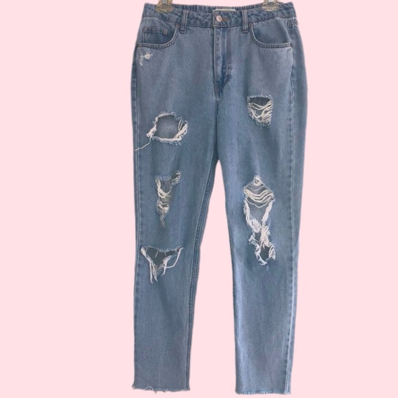 H&M Denim - Lightwash Mid-Rise Baggy Mom Jeans/ Boyfriend Jeans with Distressing & Rips